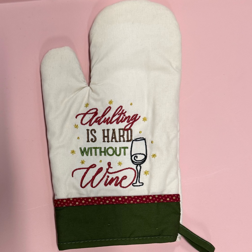 Green, Red & Cream Quilted Oven Mitt